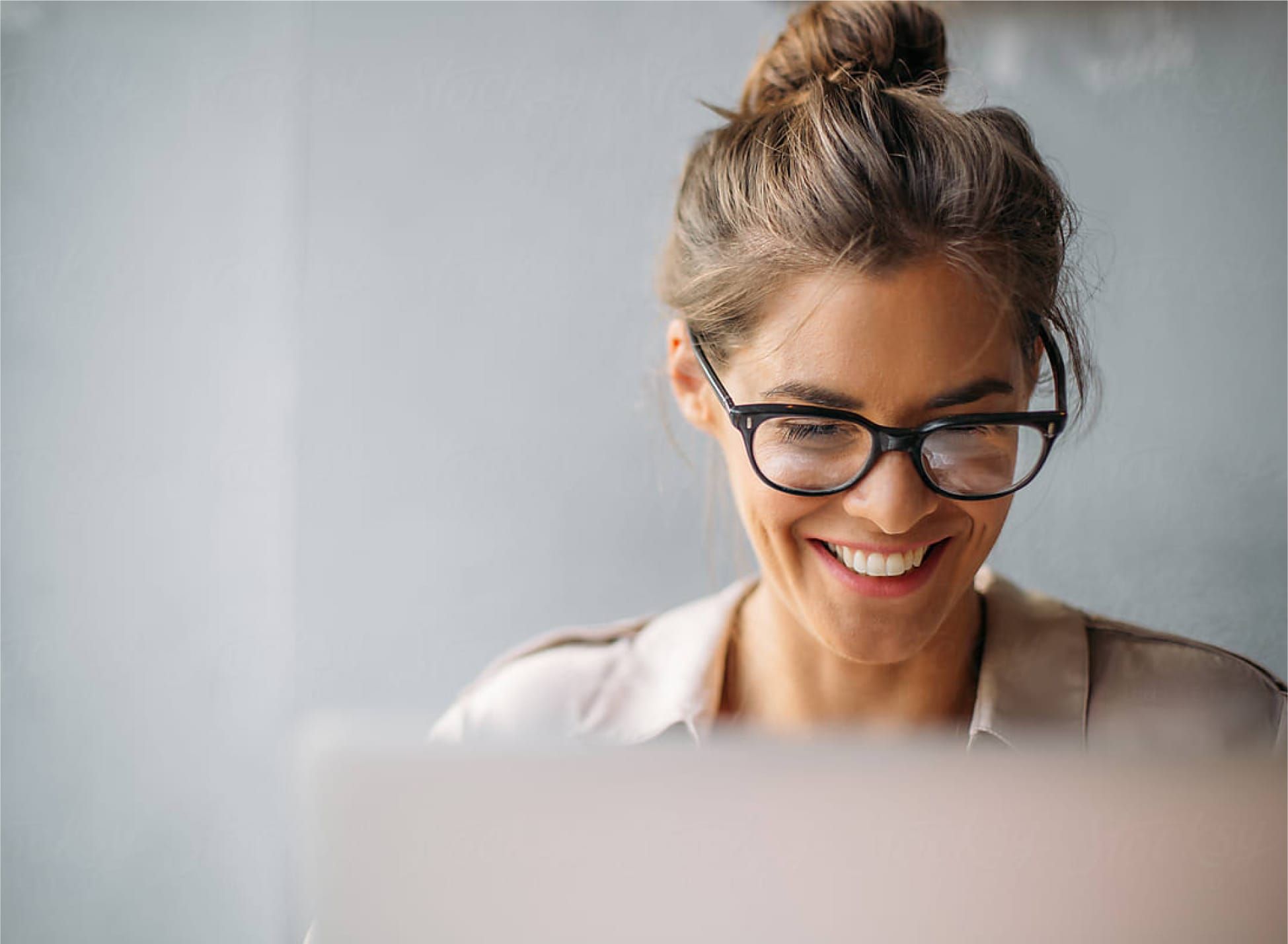 woman working on computer